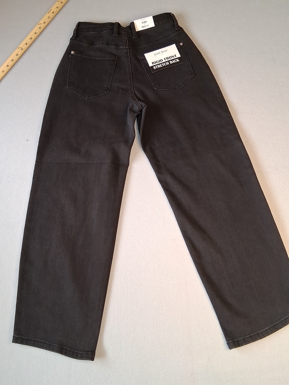 Judy Blue High waisted Relaxed fit through hip and thigh. Barrel/wide leg. NWT - Picture 13 of 13